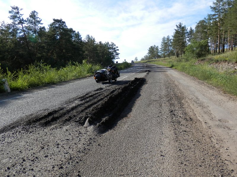 route russse bosselée.JPG