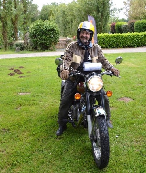 Marco arrive au rassemblement.jpg