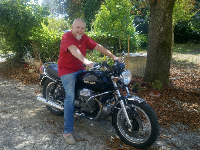 Moto Guzzi 850 T 002.jpg