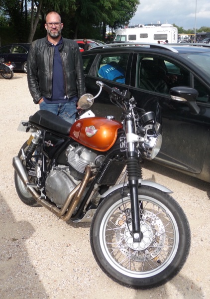 Seb et son Intercptor 650.JPG