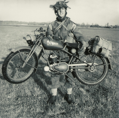 royal-enfield-wd-re-motorbike-flying-flea-parachute-bike-1.jpg