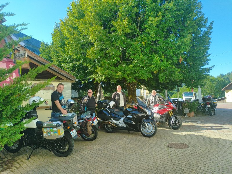 VO25 01.jpg